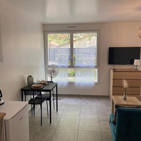Grand Studio Neuf Aulnay-sous-Bois Bagian luar foto