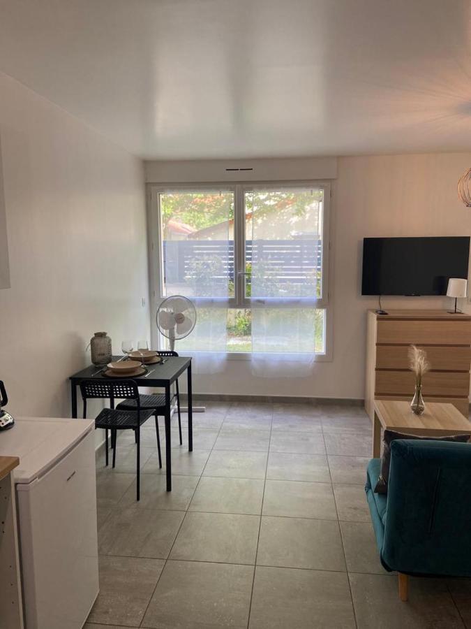 Grand Studio Neuf Aulnay-sous-Bois Bagian luar foto